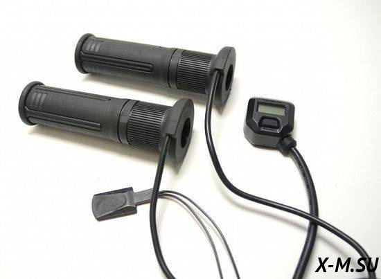 Рукоятки руля с эл.подогревом и подогревом рукоятки упр. др. заслонкой (с ж.к. экраном) AX0401H0